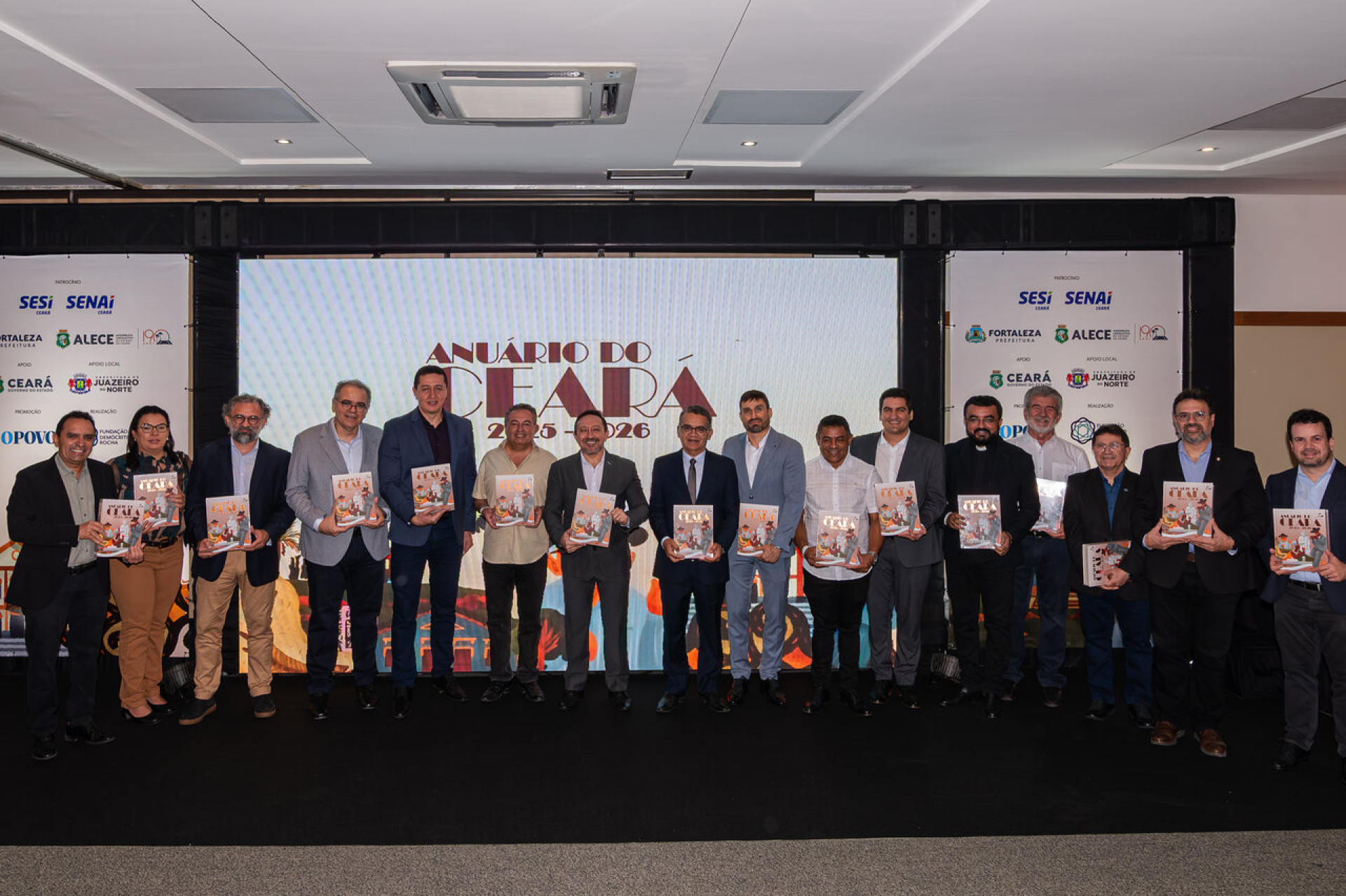 (Foto: Constance Pinheiro/ Divulgação)Autoridades, personalidades e executivos do Grupo O POVO no lançamento do Anuário do Ceará para a região do Cariri