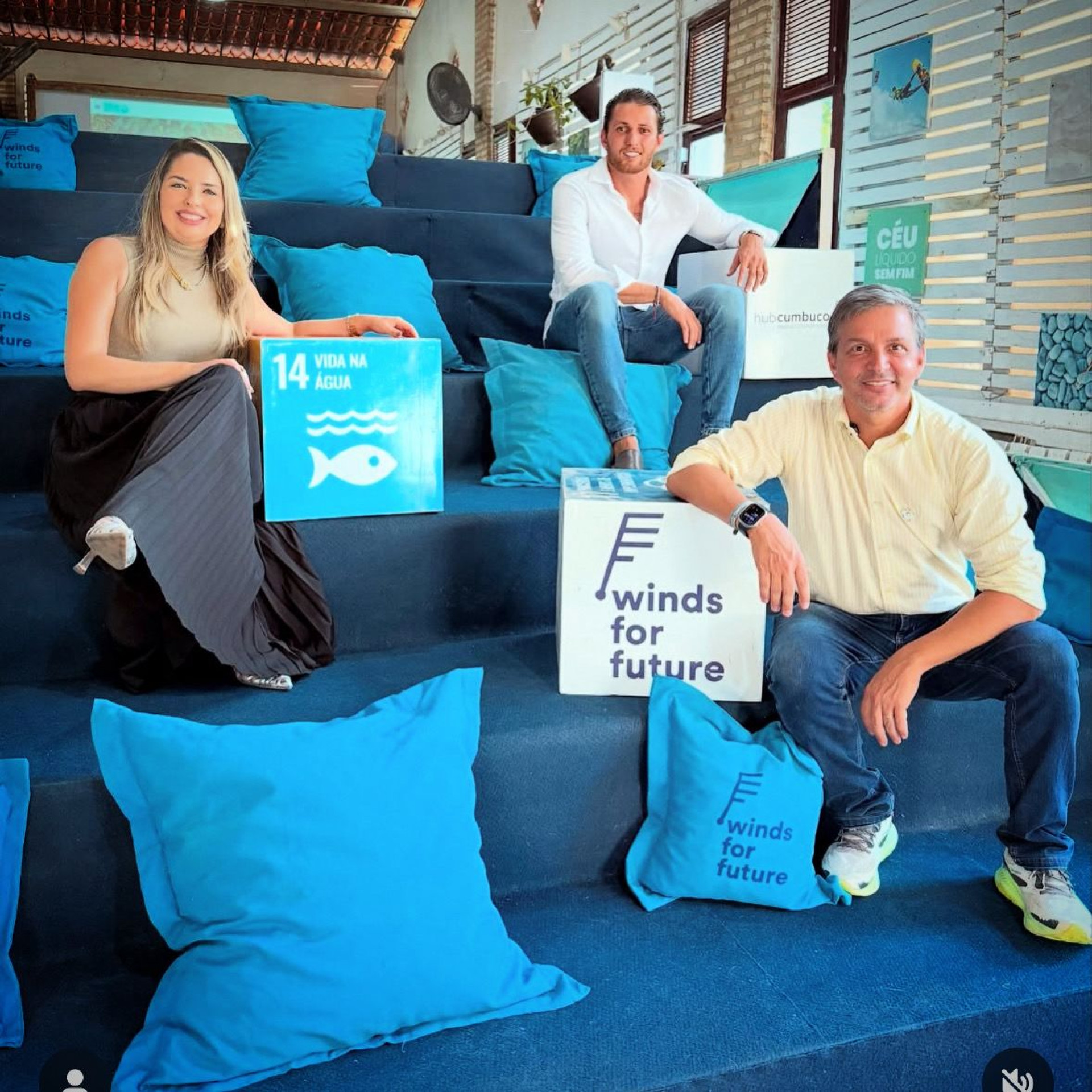Secretária do Turismo de Caucaia, Rebeca Timbó, Bosco Neto da Construtora Cumbuco e Romulo Soares, cofundador do Instituto Winds for Future
 (Foto: Arquivo pessoal )