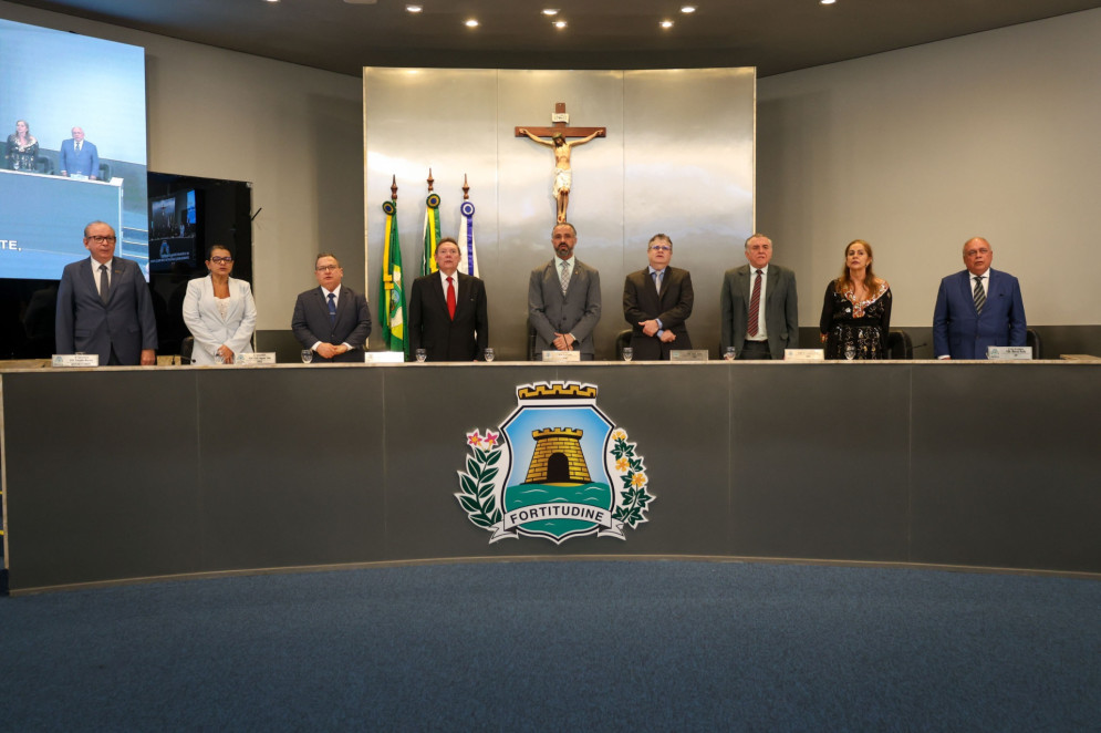 (Foto: fotos Arquivo pessoal )Ricardo Cavalcante, presidente da Fiec, e demais personalidades formaram a mesa principal