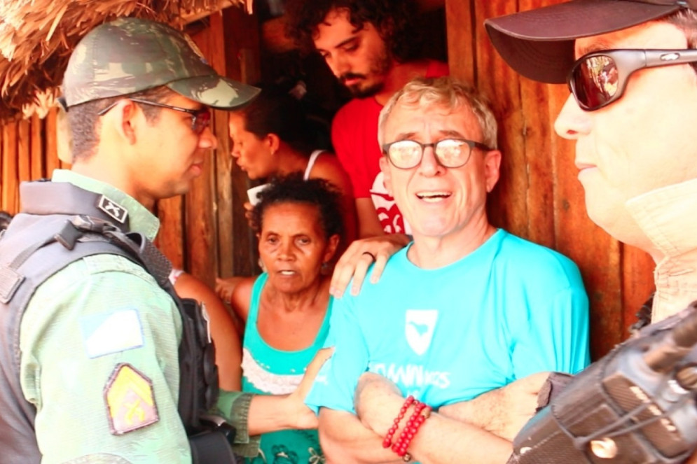 Na foto, Xavier afirma que polícia da região tentou retirar a população de um acampamento a força(Foto: Acervo Pessoal)