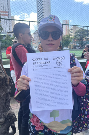 Campanha Revoga Já está em frente ao Palácio da Abolição e tenta entregar carta ao governador Elmano de Freitas(Foto: Dávilla Morais / TdH)