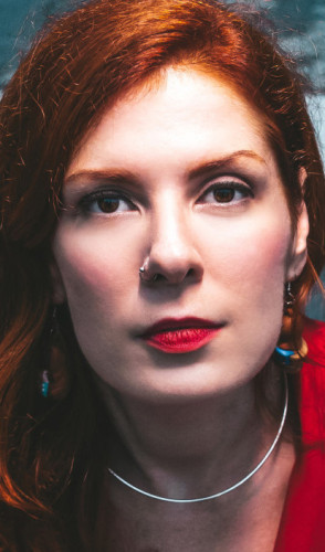 Imagem da reportagem: Anaterra Oliveira e o poder transformador da entrevista na rua