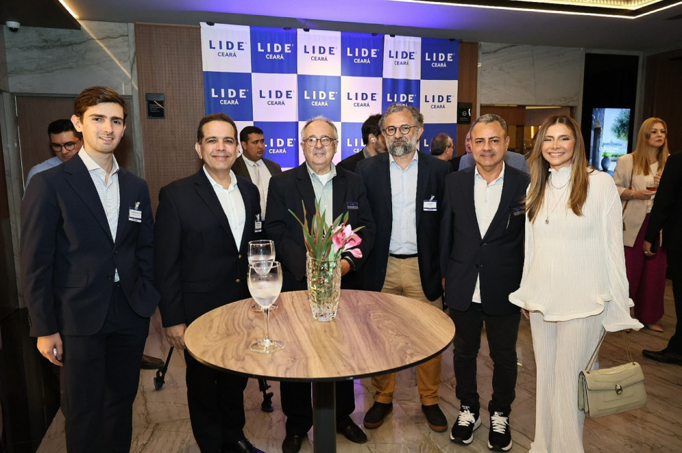 (Foto: André Lima) Emilia Buarque com grupo do Lide