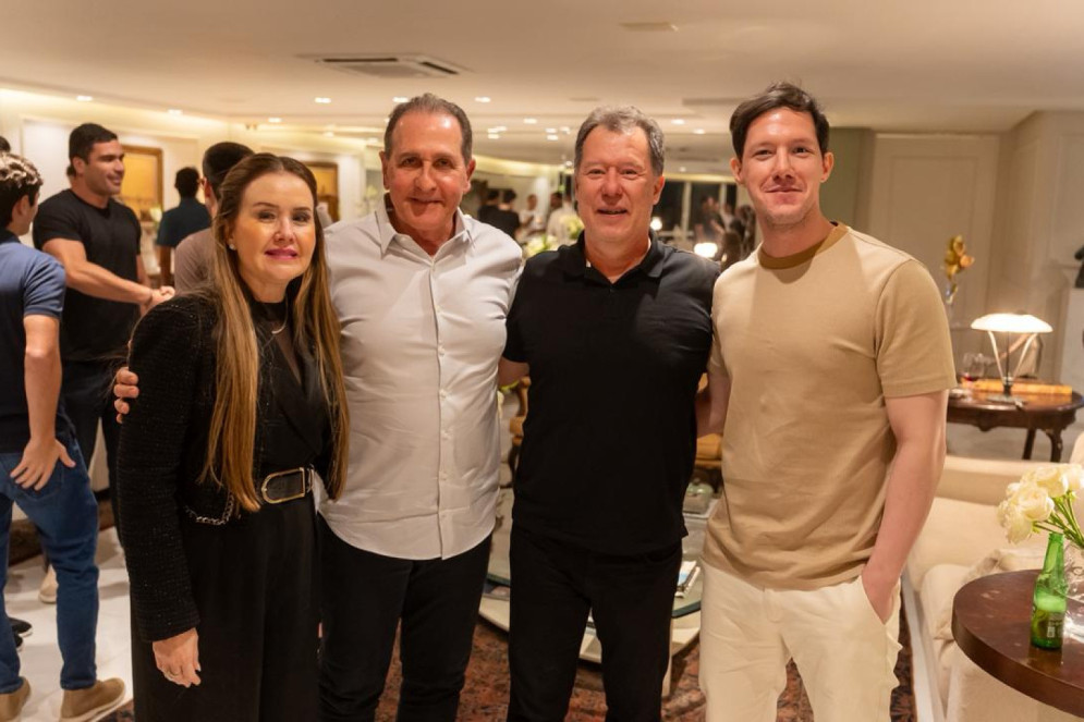 Liana Fujita,João Fiúza, Carlos Fujita e Jhonny Fujita(Foto: divulgação) Liana Fujita,João Fiúza, Carlos Fujita e Jhonny Fujita(Foto: divulgação)