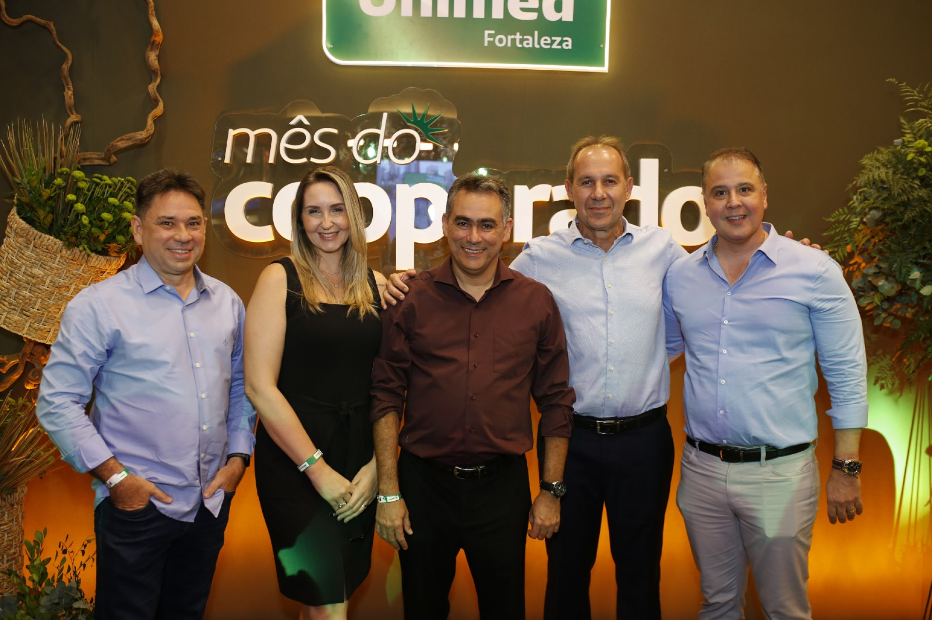 Marcos Aragão, presidente (ao centro), 
entre demais diretores da Unimed (Foto: Arquivo pessoal )