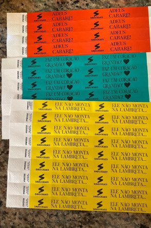 Pulseiras identificadas com as músicas de Bell Marques(Foto: Acervo pessoal)