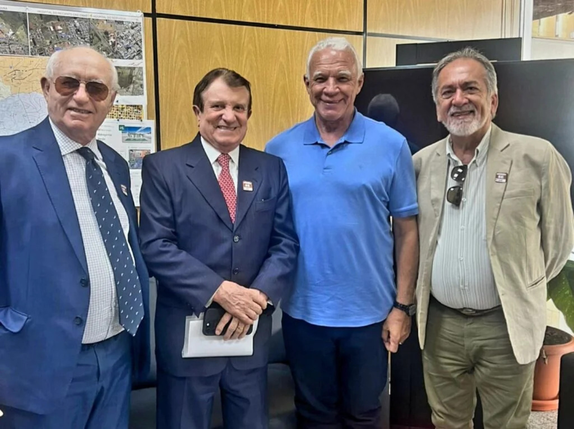 Advogados João Rodrigues (diretor jurídico da Casa Ceará), Estenio Campelo ( primeiro vice-presidente ), secretário José Humberto, e Lacerda Júnior (presidente)
 (Foto: Reprodução Casa do Ceará Brasília)