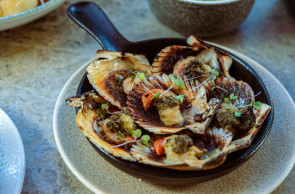 Ostras gratinadas no restaurante Mézzi, em Fortaleza