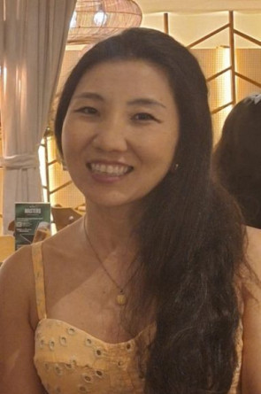 Flávia Yoshie Yamamoto tem ascendência asiática, cabelos longos, escuros e lisos(Foto: Reprodução/ Acervo pessoal)