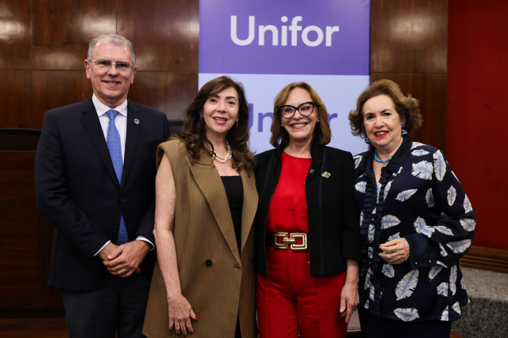Embaixadora Edileusa entre Randal Pompeu e Gina, e a jornalista Lêda Maria Souto(Foto: Reprodução/Ares Soares )
