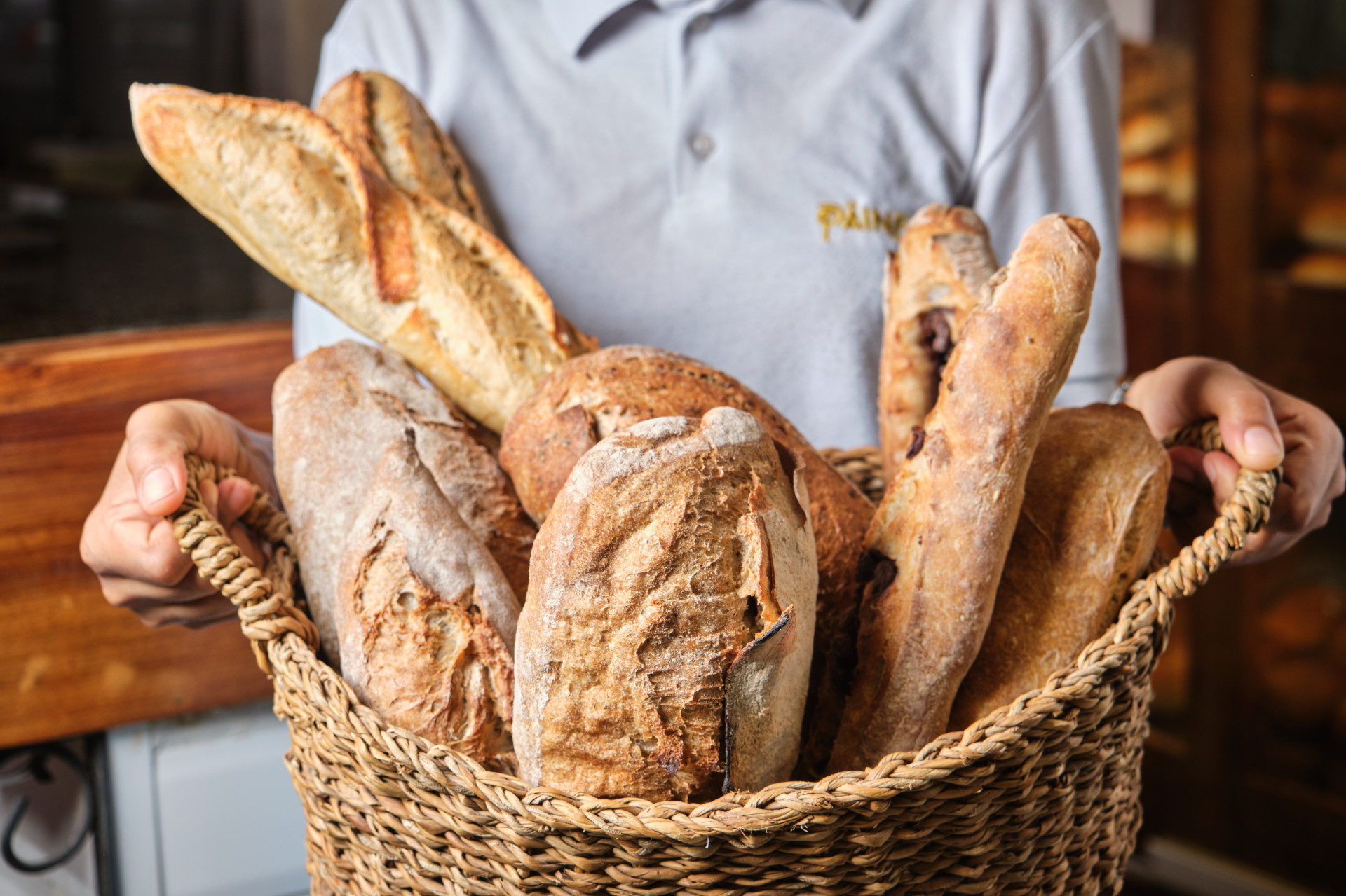 Pães variados rústicos feitos em fermentação natural da Pâine Padaria Artesanal & Cafeteria (Foto: Diego Estrela/Divulgação)