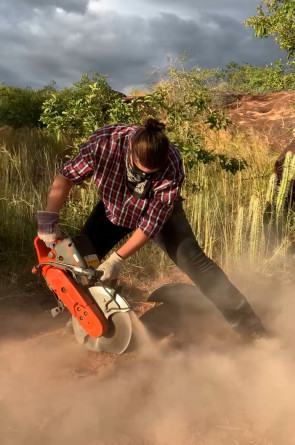 Aline Ghilardi, coordenadora da pesquisa, em trabalho de campo(Foto: Acervo pessoal)