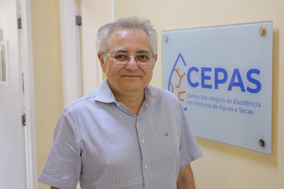 Professor Assis de Souza Filho, diretor do Cepas/UFC(Foto: VIKTOR BRAGA/ UFC/ DIVULGAÇÃO)