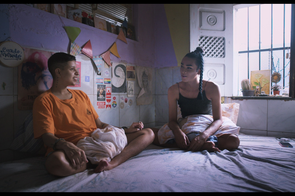 "Apolo" acompanha a jornada de uma família formada por um casal transgênero revelando as nuances do amor(Foto: Divulgação)