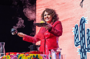 Dadá Coelho apresenta stand-up comedy 