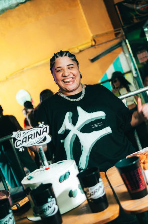 DJ Carina se apresenta no Baile Bateu, na Arena Iracema 