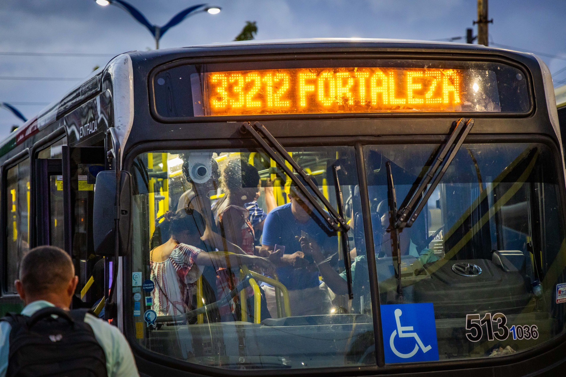 Projeto enviado &agrave; C&acirc;mara amplia passe livre no transporte p&uacute;blico para agentes da Guarda Municipal, da Defesa Civil e da Seguran&ccedil;a Institucional de &oacute;rg&atilde;os municipais (Foto: FCO FONTENELE)