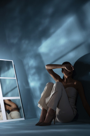 A distor&ccedil;&atilde;o corporal e os transtornos alimentares (TAs) t&ecirc;m uma rela&ccedil;&atilde;o bidirecional e interligada: a distor&ccedil;&atilde;o corporal &eacute; um fator de risco significativo para o desenvolvimento de TAs e um sintoma comum em transtornos como a anorexia e a bulimia nervosa (Foto: Freepik)