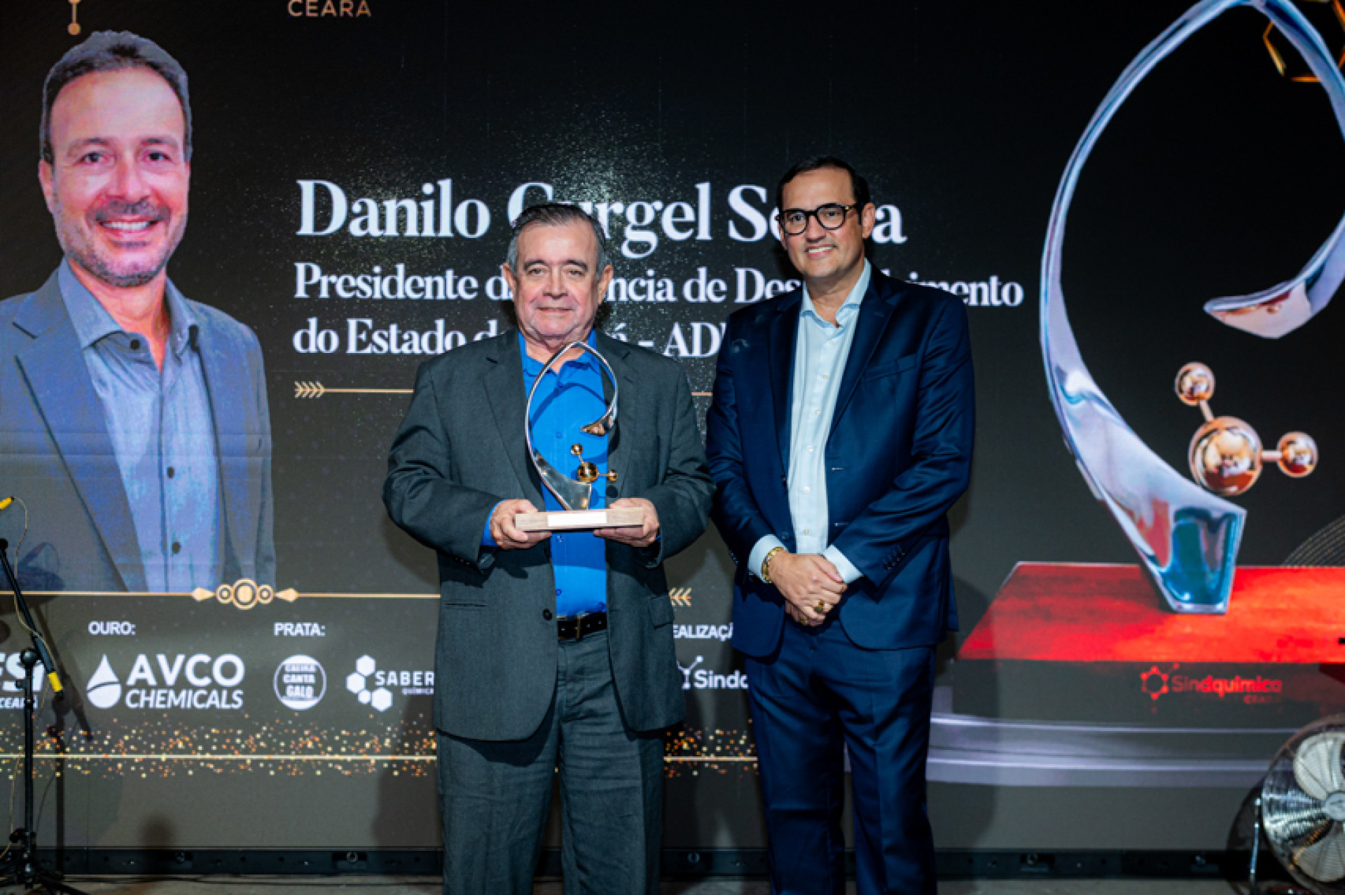 (Foto: Davi Probo/ Divulgação )Luís Eduardo Barros, diretor de Fomento da Adece, representando Danilo Serpa, e Beto Chaves