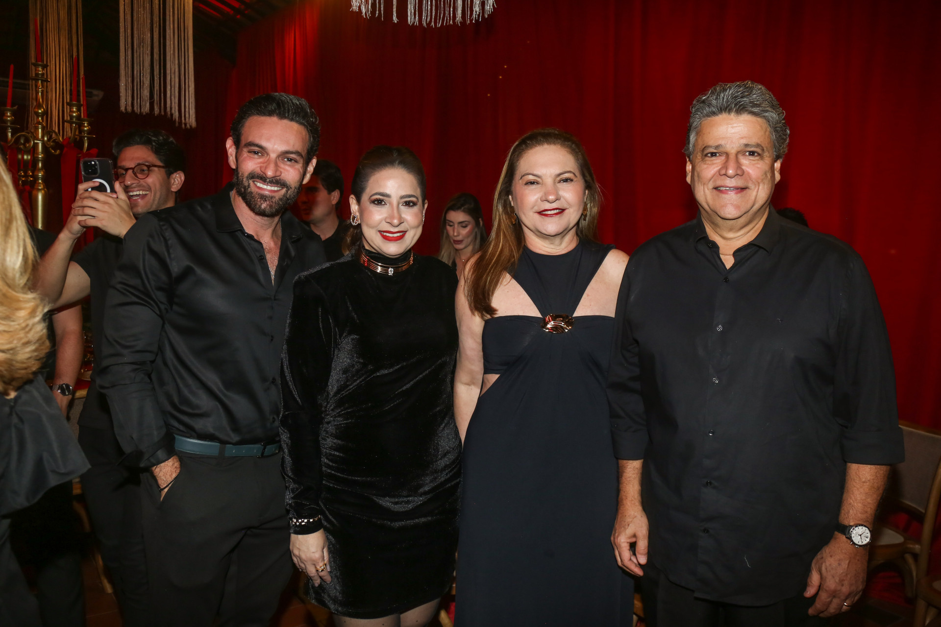 Clovis e Anelise Holanda, Lili e Colombo Cialdini