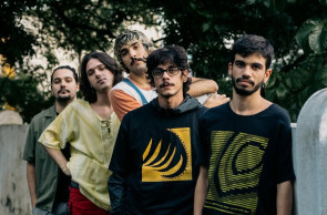 Banda Tangolo Mangos faz show no Hifive Discos