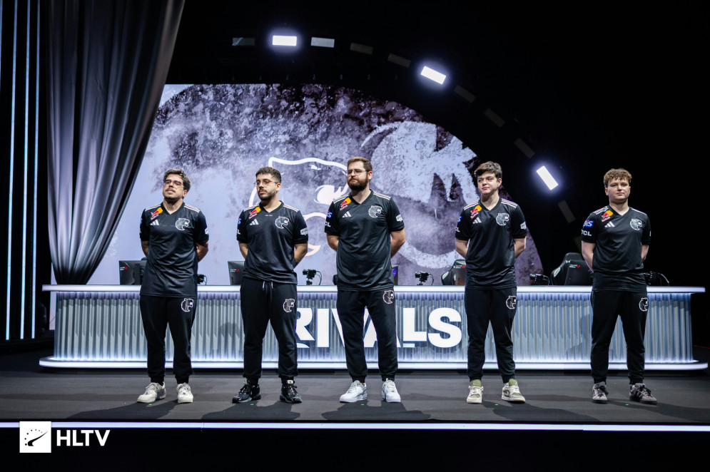 Elenco da Furia de CS2. Da esquerda para direita: Yuurih, KSCerato, FalleN, Molodoy e Yekindar(Foto: Josip Brtan / HLTV)