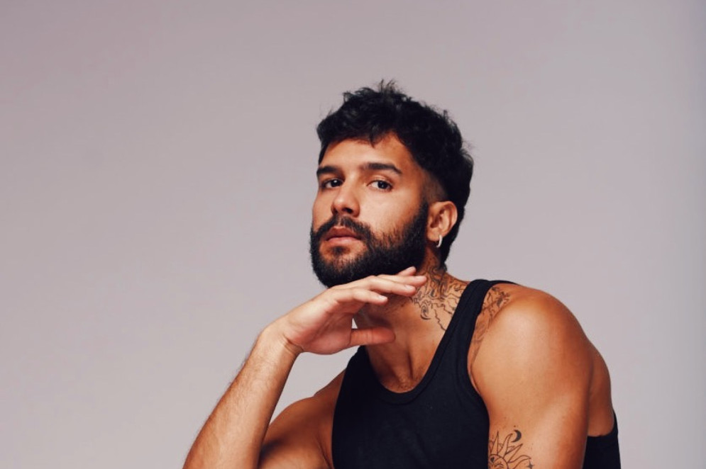 Rafhael Castro é stylist e trabalhou com João Gomes em diferentes projetos (Foto: Cristiano Pepi/Divulgação)