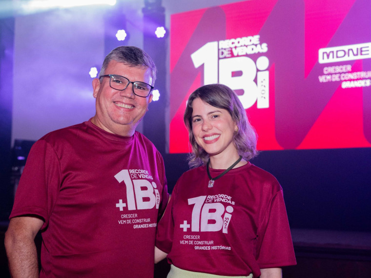 Marcelo Prado, gerente comercial do Grupo MDNE e Eduarda Dubeux, Diretora Comercial, de Marketing e CX do Grupo MDNE.(Foto: Barbosa Neto/ Divulga&ccedil;&atilde;o)