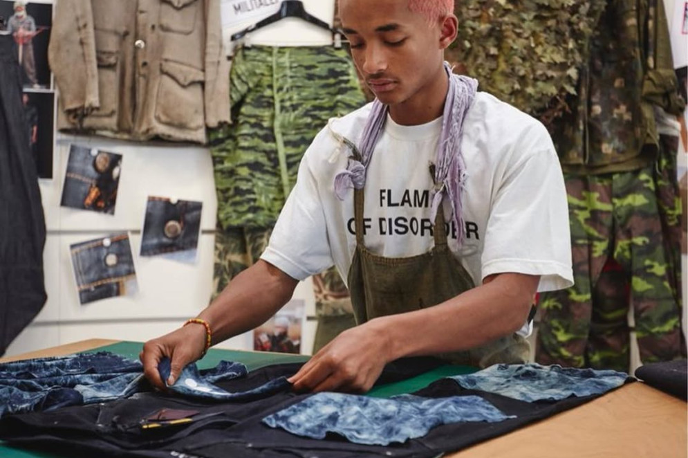 Jaden foi nomeado, em 2025, o primeiro Diretor Criativo masculino da grife Christian Louboutin(Foto: Reprodu&ccedil;&atilde;o / Instagram / @c.syresmith)