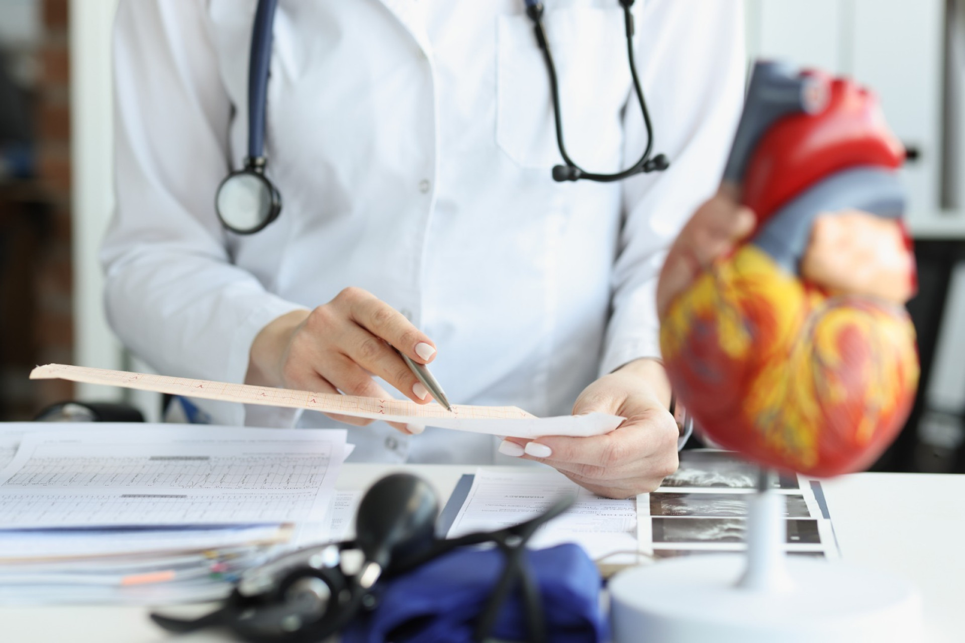 Consulta com cardiologista  (Foto: H_Ko/Adobe Stock)
