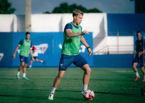 Ronald deve ganhar primeira chance como titular 