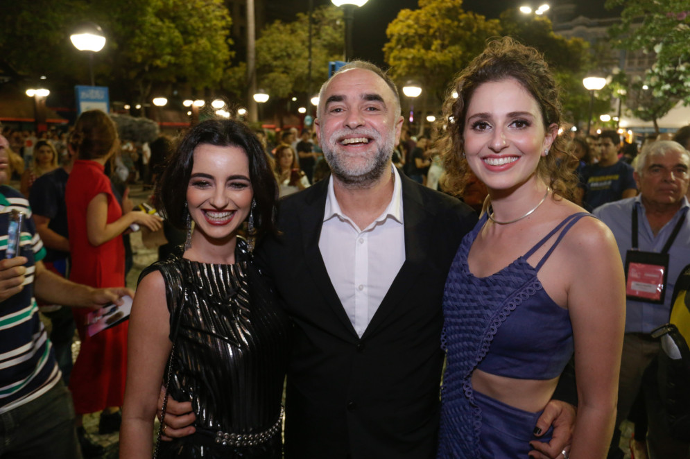 Julia Stockler, Karim A&iuml;nouz e Carol Duarte na estreia brasileira de "A Vida Invis&iacute;vel" no 29&ordm; Cine Cear&aacute;(Foto: Divulga&ccedil;&atilde;o/Cine Cear&aacute;/Rogerio Resende)