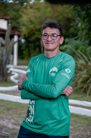 Marcos Roberto de Marques, 57, &eacute; encarregado de servi&ccedil;os operacionais da RPPN Serra das Almas. Especialista em brigadas para preven&ccedil;&atilde;o e combate a inc&ecirc;ndios florestais e perito em primeiros socorros(Foto: Viinicius S. Martins / Associa&ccedil;&atilde;o Caatinga)