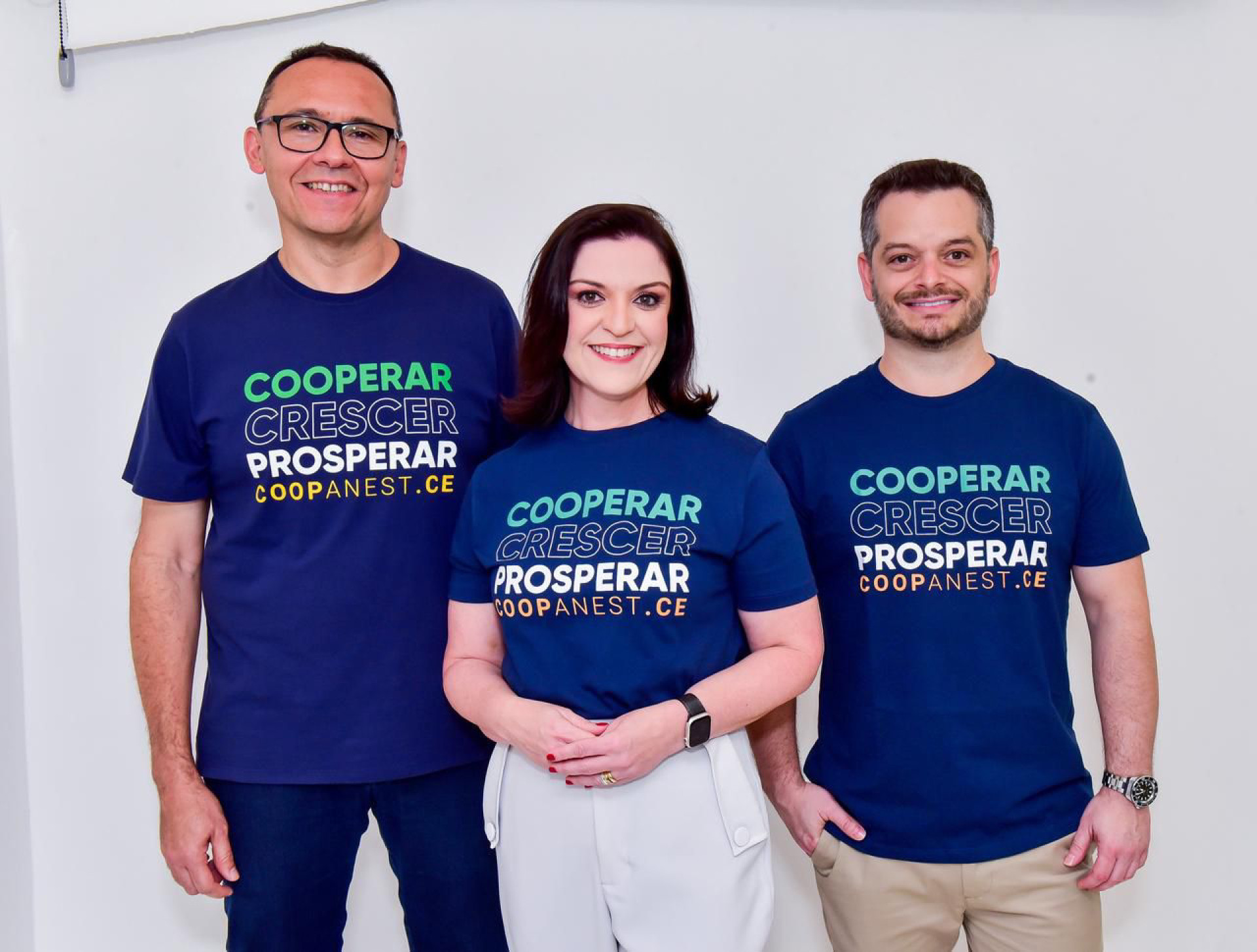 Diretoria da Coopanest/CE: Edice Lins (ao centro), presidente, entre Hamarilton Sales e Felipe de Alencar, diretores Financeiro e Técnico (Foto: Cecília Cinde/Coopanest-CE)