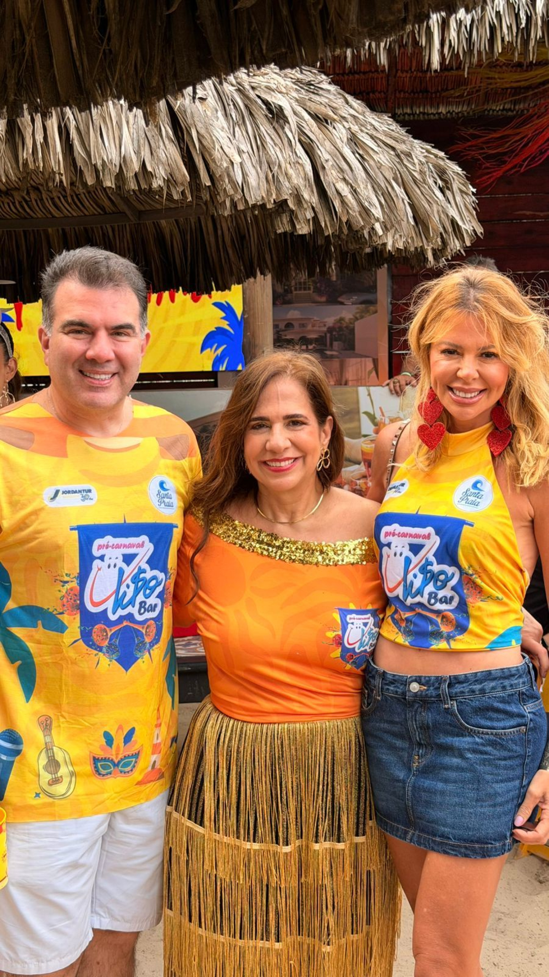 (Foto: Martinha Assunção/ acervo pessoal )Martinha Assunção entre Danilo Dias e Patrícia 