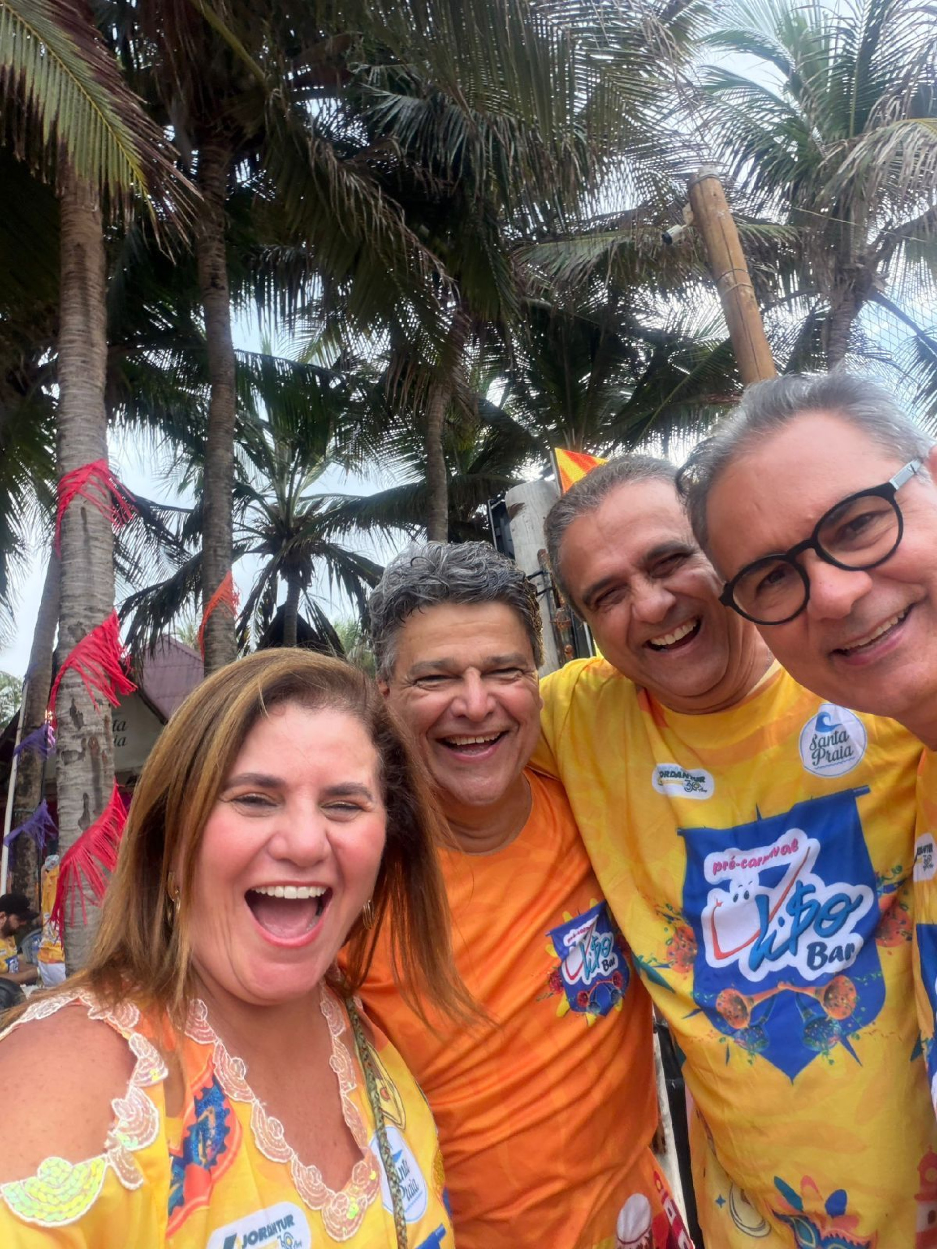 (Foto: FOTOS Martinha Assunção/ acervo pessoal )Islane e André Verçosa, Colombo Cialdini e Régis Dias 