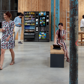 Cliente pode retirar produtos da máquina utilizando um aplicativo no celular