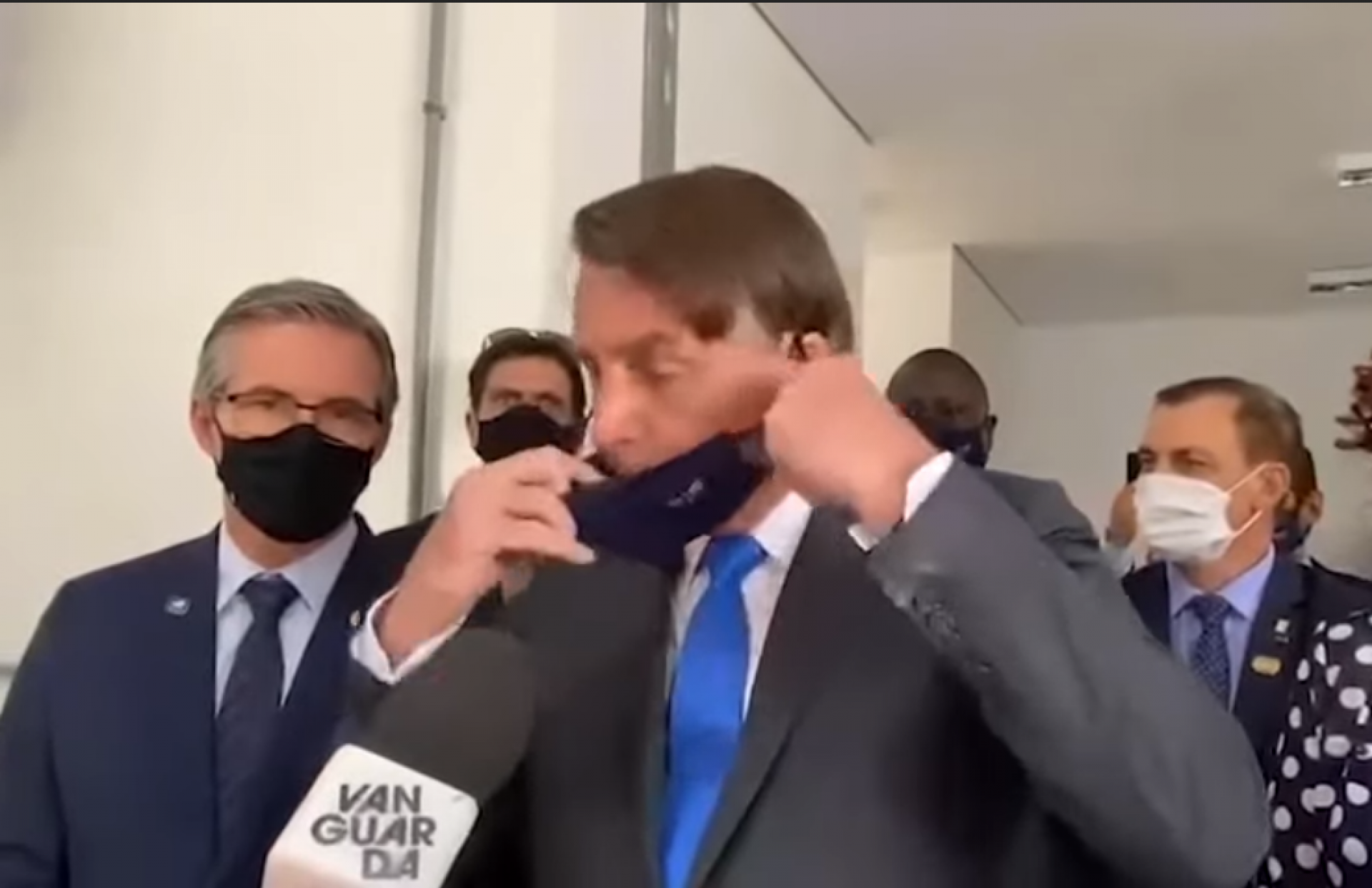 Bolsonaro é defensor do fim do uso de máscara (Foto: REPRODUÇÃO/YOUTUBE)