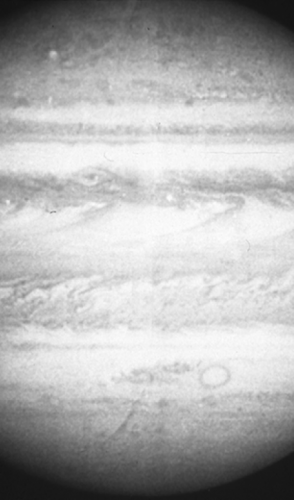 Vale destacar também a primeira foto de Júpiter pelo Hubble, no dia 17 de maio de 1991. 