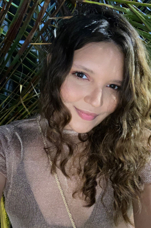 Aos 23 anos, Sabrina Souza diz ser muito fã de true crime: "Dos mais conhecidos aos mais desconhecidos"(Foto: Acervo pessoal)