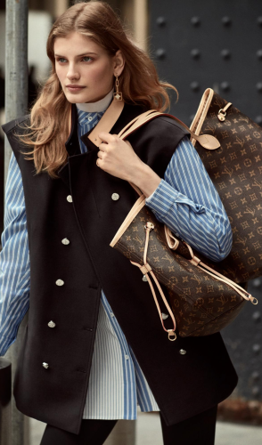 Louis Vuitton: Na ponta está a especializada na produção de bolsas e malas de viagens, assim como roupas e acessórios