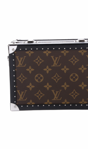 Diferente das outras, seus produtos têm frete grátis, como essa bolsa de R$ 41 mil. Aproveite!