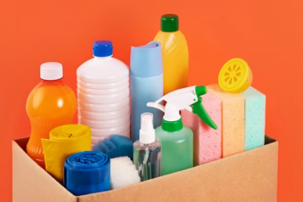 Após aplicar o produto, deixe-o agir sobre a superfície do vaso 