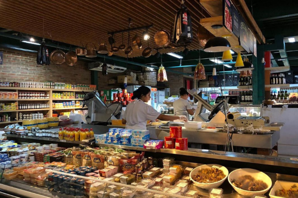 Emporio Delitalia atende de segunda-feira a sábado, a partir das 6h30min. No domingo, abre às 7h30min