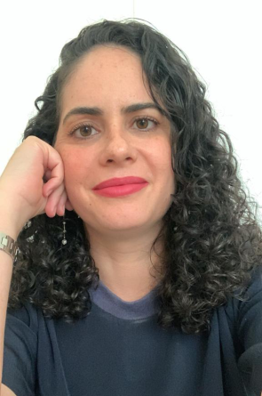Lívia Ferreira é psicóloga, psicanalista e doutoranda em Psicologia pela Universidade Federal Fluminense (UFF). Ela compartilha reflexões e responde dúvidas sobre psicanálise no perfil @liviafer_ no X/Twitter(Foto: Acervo pessoal/Lívia Ferreira)