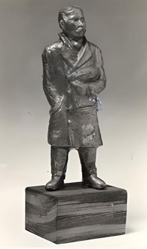 Carlos Câmara tem um troféu que leva seu nome que é entregue como forma de homenagem aos destaques do Teatro Cearense(Foto: Teatro Plural)