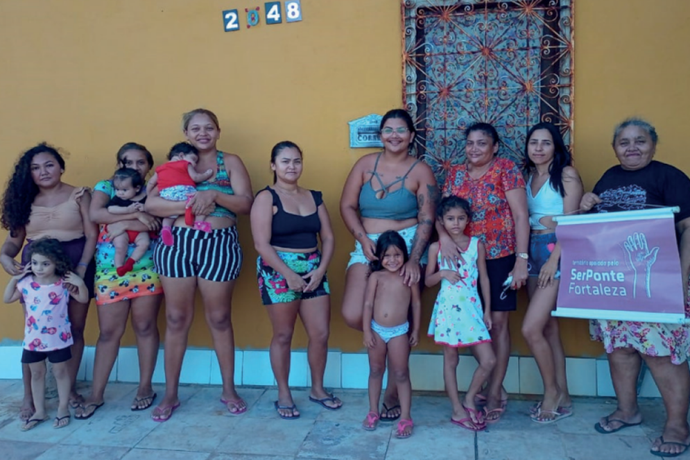 Mulheres chefes de família do Raízes da Praia beneficiárias da Ser Ponte(Foto: Reprodução/Ser Ponte Fortaleza)