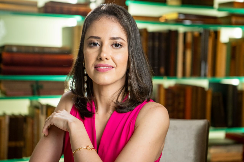 Monalisa Torres, professora de Teoria Política da Universidade Estadual do Ceará (Uece) e do Programa de Pós-Graduação em Políticas Públicas (PPGPP/Uece), sendo analista política e pesquisadora vinculada ao Laboratório de Estudos sobre Política, Eleições e Mídia (Lepem), na UFC e ao Observatório de Política no Nordeste (Uece)(Foto: Arquivo pessoal)