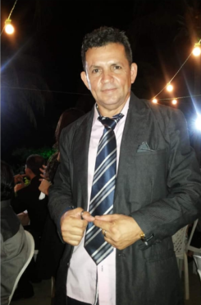 O gestor business Aughusto Lopes, de 65 anos, é vice-presidente da ACP e tem como bandeira de luta o acesso dos pacientes aos seus direitos, o que vai desde medicamentos até acompanhamento médico especializado com neurologista, psicólogo, psiquiatra e equipe multiprofissional(Foto: Aughusto Lopes/Acervo pessoal)