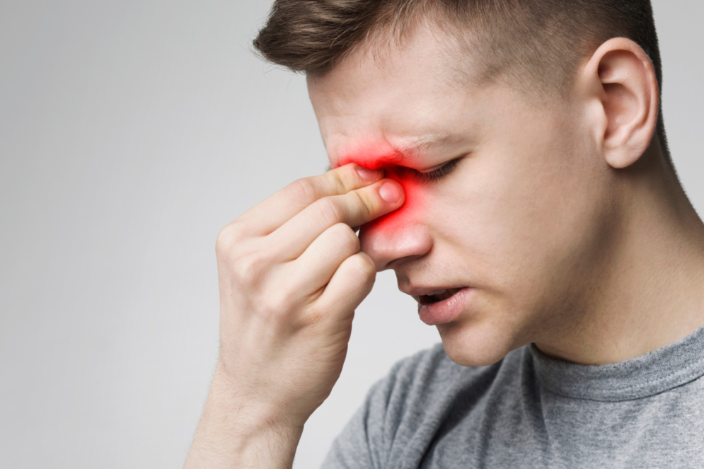 A renite é uma inflamação da mucosa nasal que pode ser classificada como alérgica ou não alérgica(Foto: Adobe Stock )